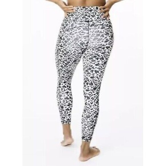 Zyia Active Brilliant Hi Rise 7/8 Leggings Snow Leopard Size 12 - Picture 2 of 7